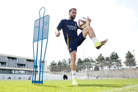 أنباء جيدة للملكي.. كارفاخال يعود للتدرب بالكرة في مران ريال مدريد